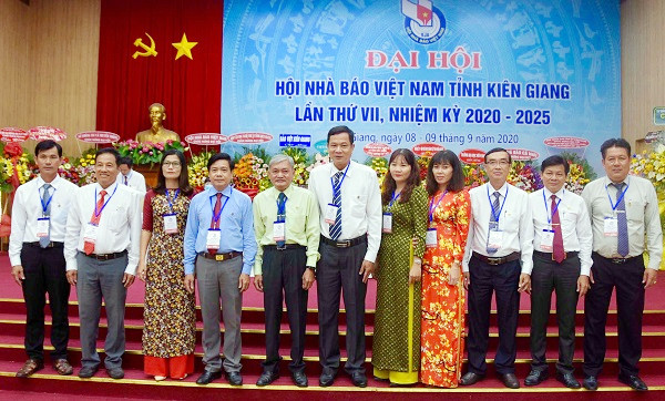 I. Về chúng tôi
